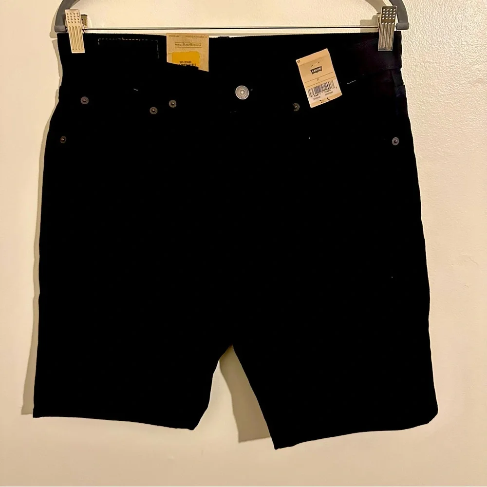 Levi’s Men’s Black Denim Shorts new with tags size 31